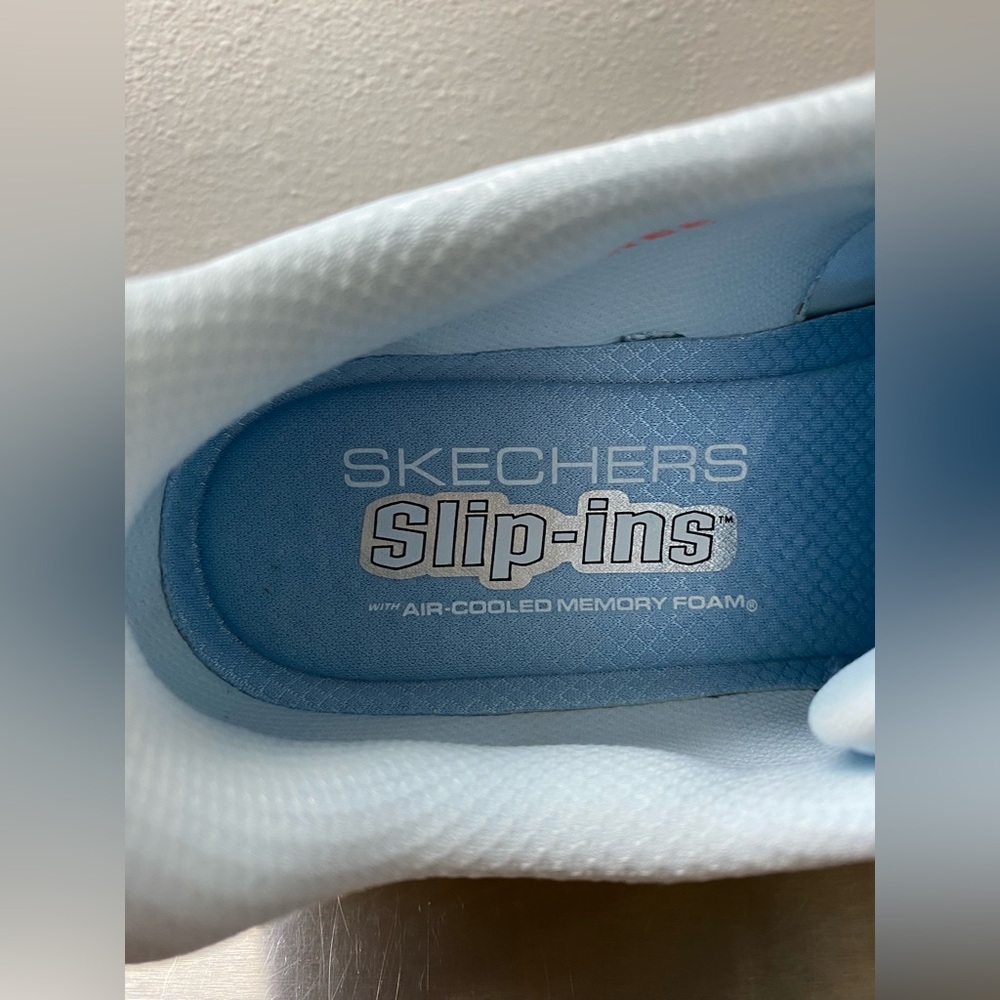 SKECHERS… WOMENS SUMMIT PLUS
BLUE AND YELLOW SNEAKERS - Picture 14 of 16